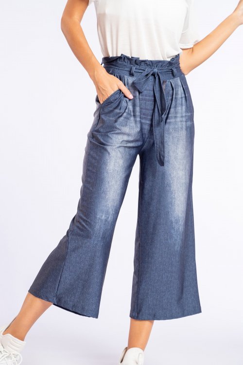 Calça Pantacourt Blue Denim Calça Pantacourt Blue Denim