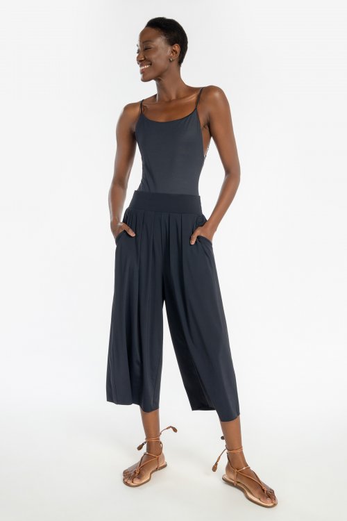 Calça Pantacourt Essential Calça Pantacourt Essential