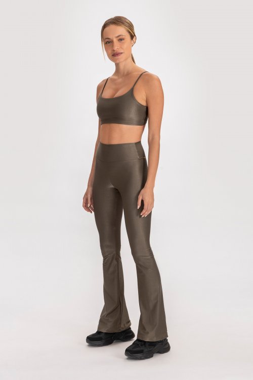 Calça Flare Essential Calça Flare Essential