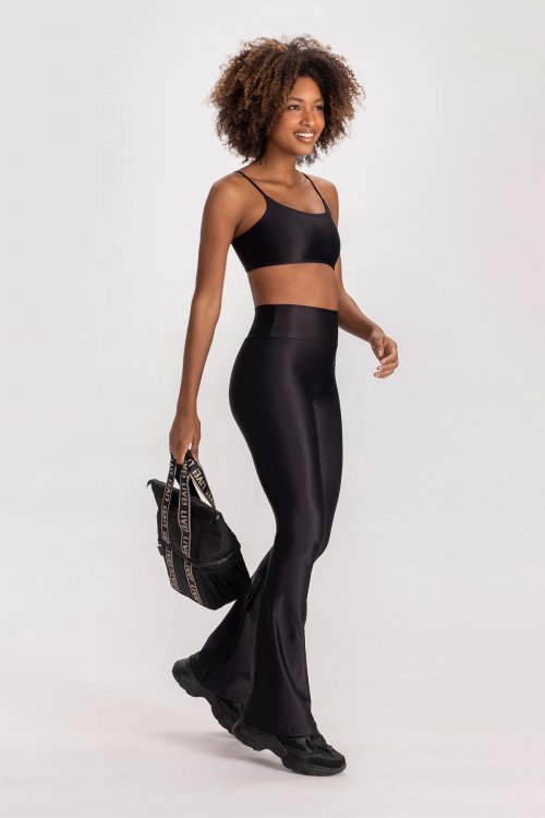 Calça Flare Essential Calça Flare Essential