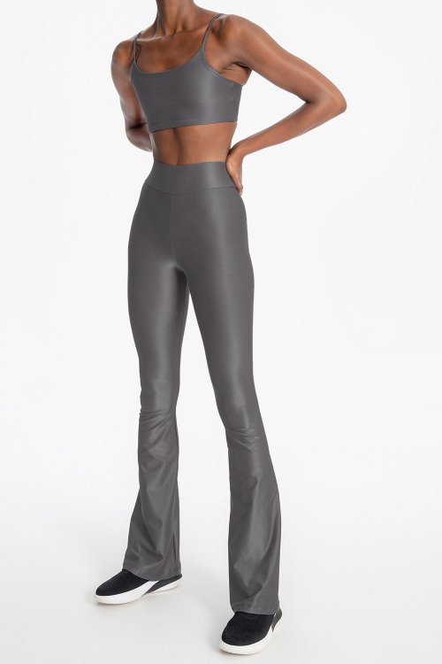 Calça Flare Essential Calça Flare Essential