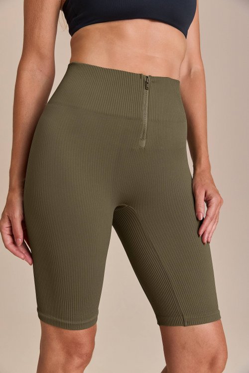 Bermuda Zip Seamless Knit®